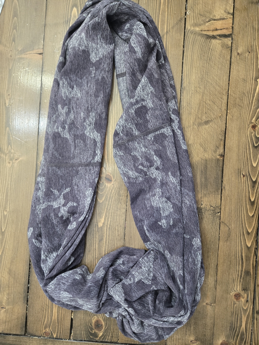 Lululemon Vinyasa Scarf With Snaps Grey Heathered Camouflage